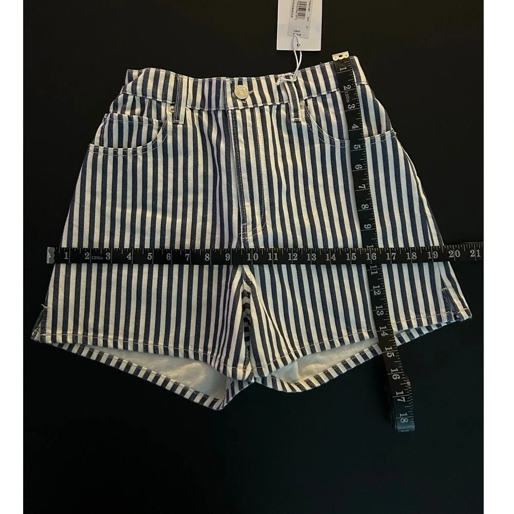 FRAME The Vintage Relaxed Short Seaport Stripe Navy White Denim Size 27 (1219)